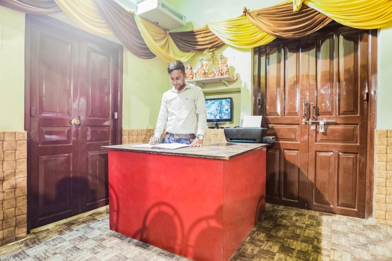 Spot On 64751 Hotel Shivani Palace Muthiganj Bagian luar foto