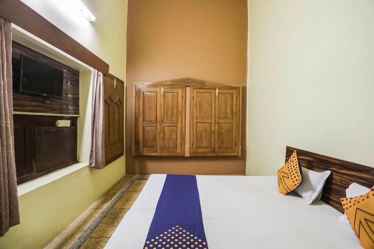 Spot On 64751 Hotel Shivani Palace Muthiganj Bagian luar foto